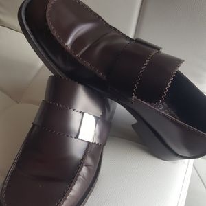 CASUAL/ SLIP ON GUCCI SHOES